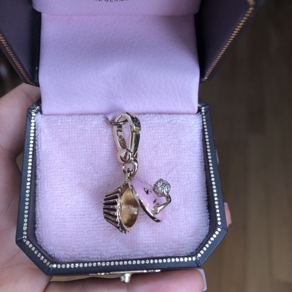 Juicy couture c-pink cupcake - Picture 2 of 6